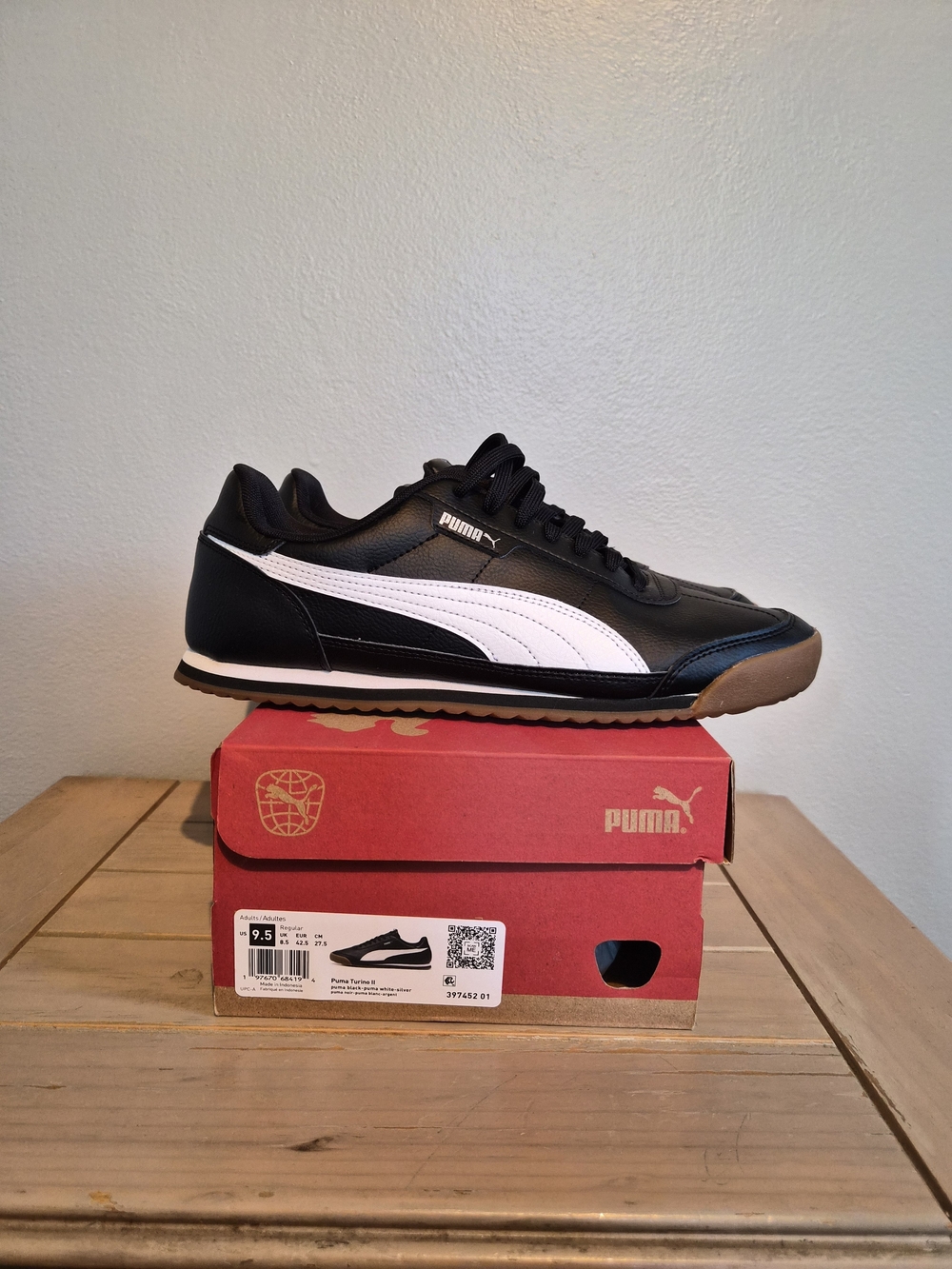 Puma Men's Black & White Turin II Sneaker